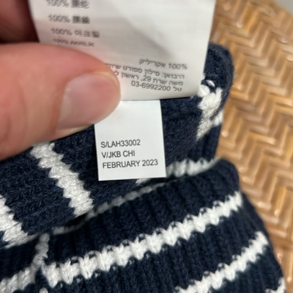New Balance navy blue and white striped knit beanie - Picture 4 of 4